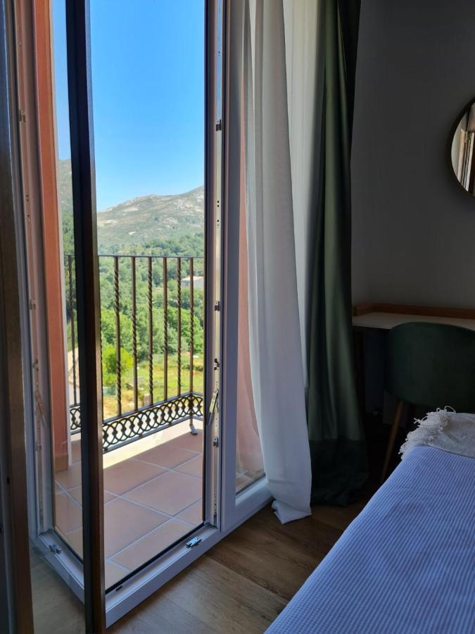 Hotel Camino De Las Estrellas Serranillos Exteriér fotografie